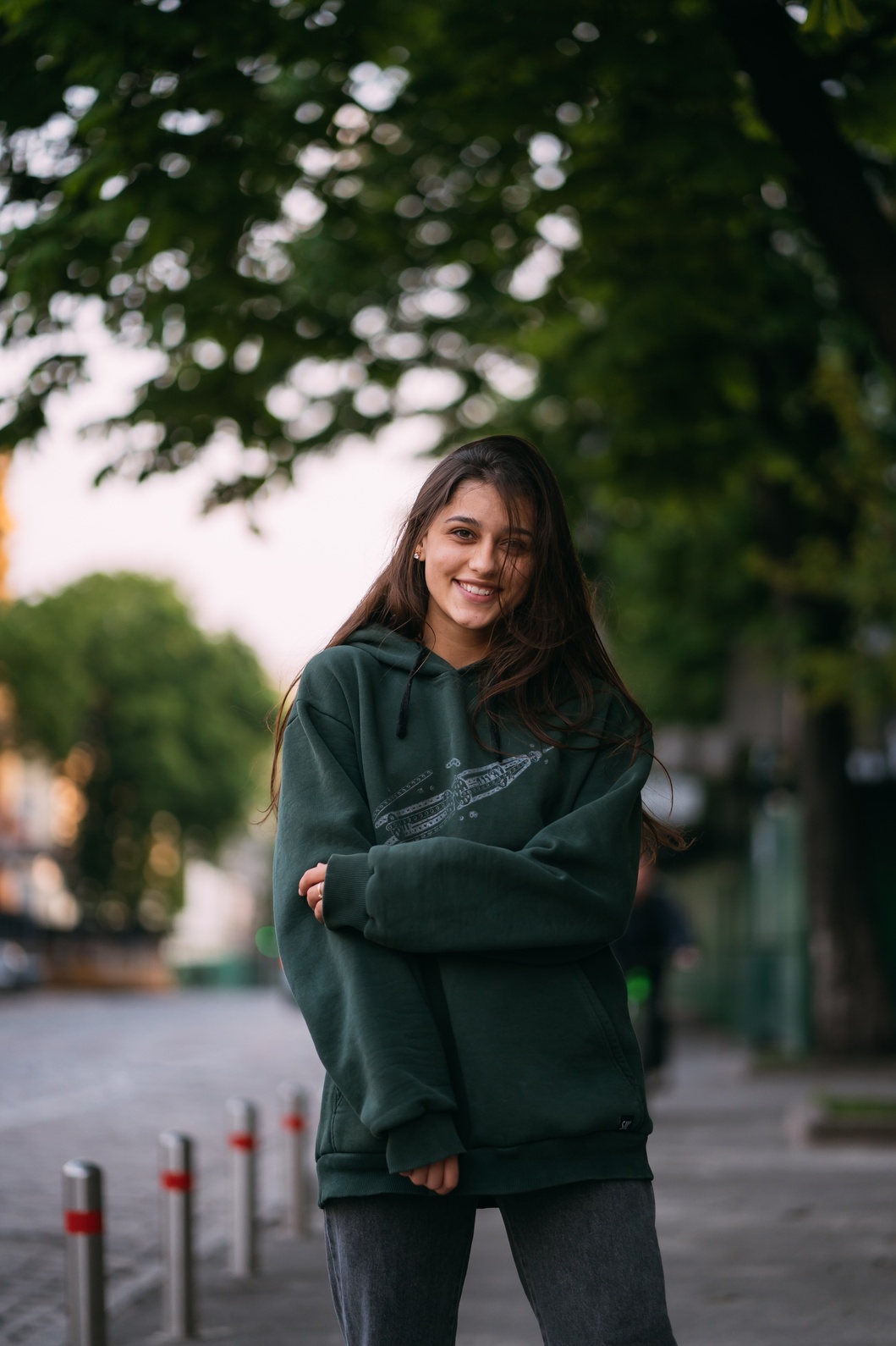 portrait-cute-girl-with-long-hair-city-street1